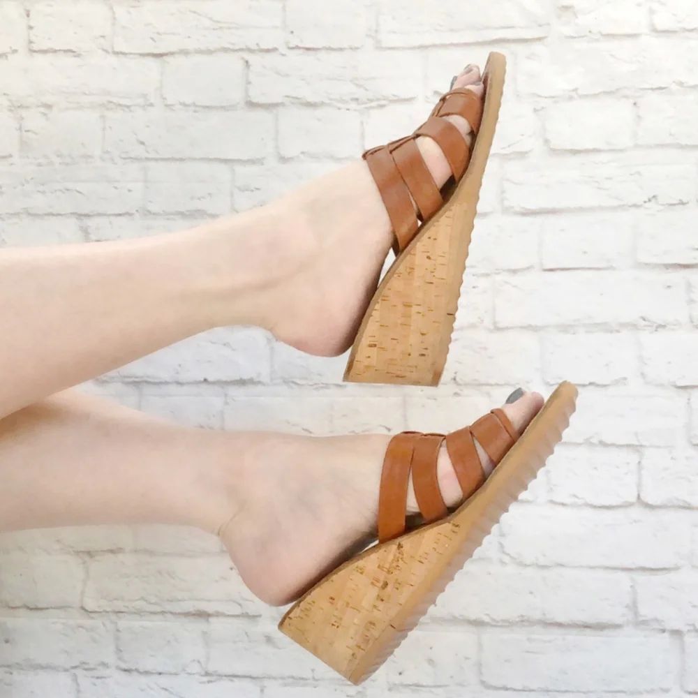 BRAND NEW ITALIAN SHOEMAKER WEDGE WOMENS SANDALS